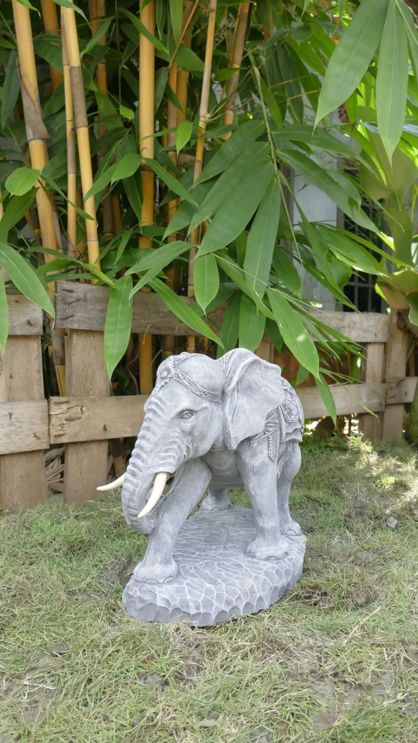Artikelbild 3 des Artikels “Nandi - Kleiner Elefant, nach rechts gebogen, 45cm L | Steinguss “
